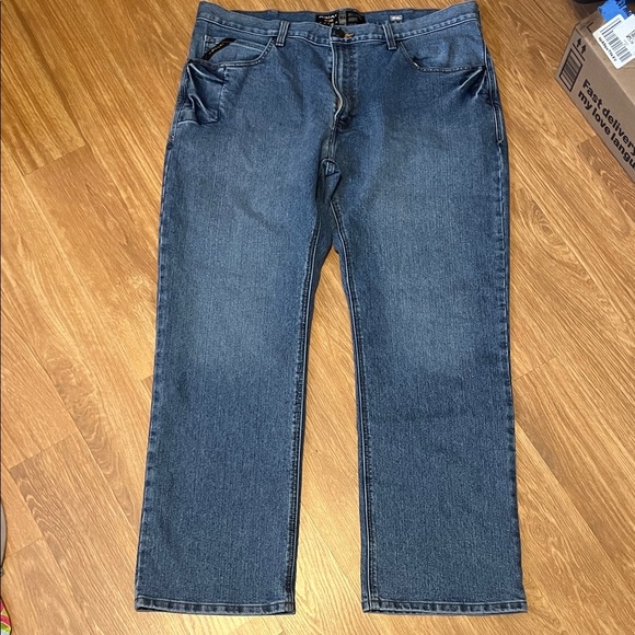 Ariat Men's Relaxed  Fit boot cut Blue Jeans 40x32 excellent condition - Picture 1 of 7